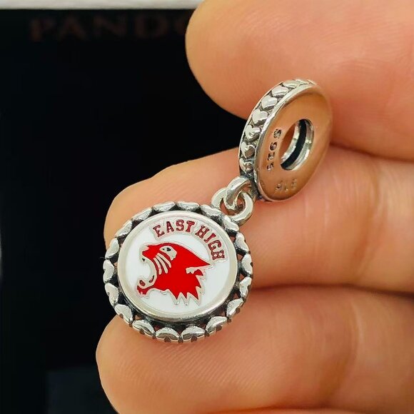 ✨🔥Pandora Disneyland Paris Pandora High School Musical East High Exclusive Char - Picture 1 of 4